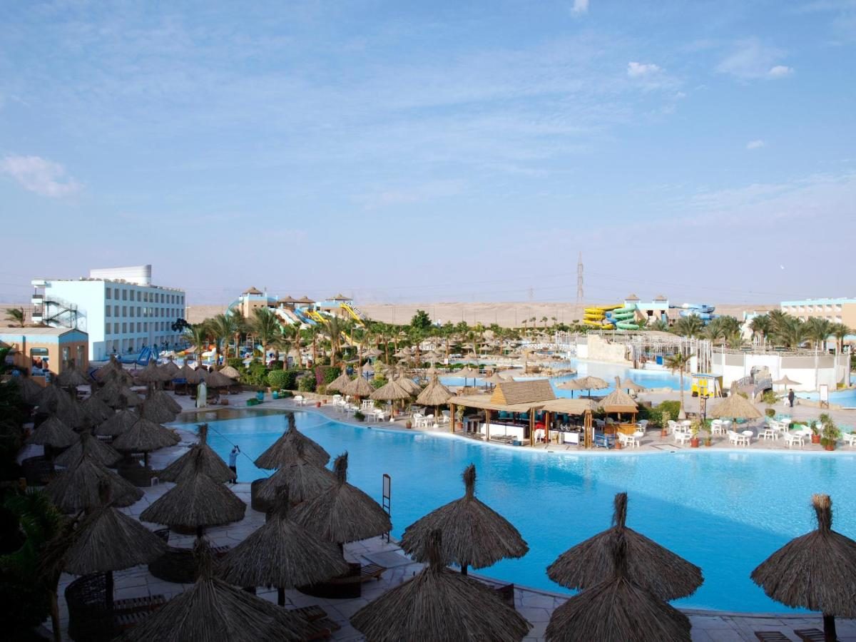 Titanic Resort & Aqua Park