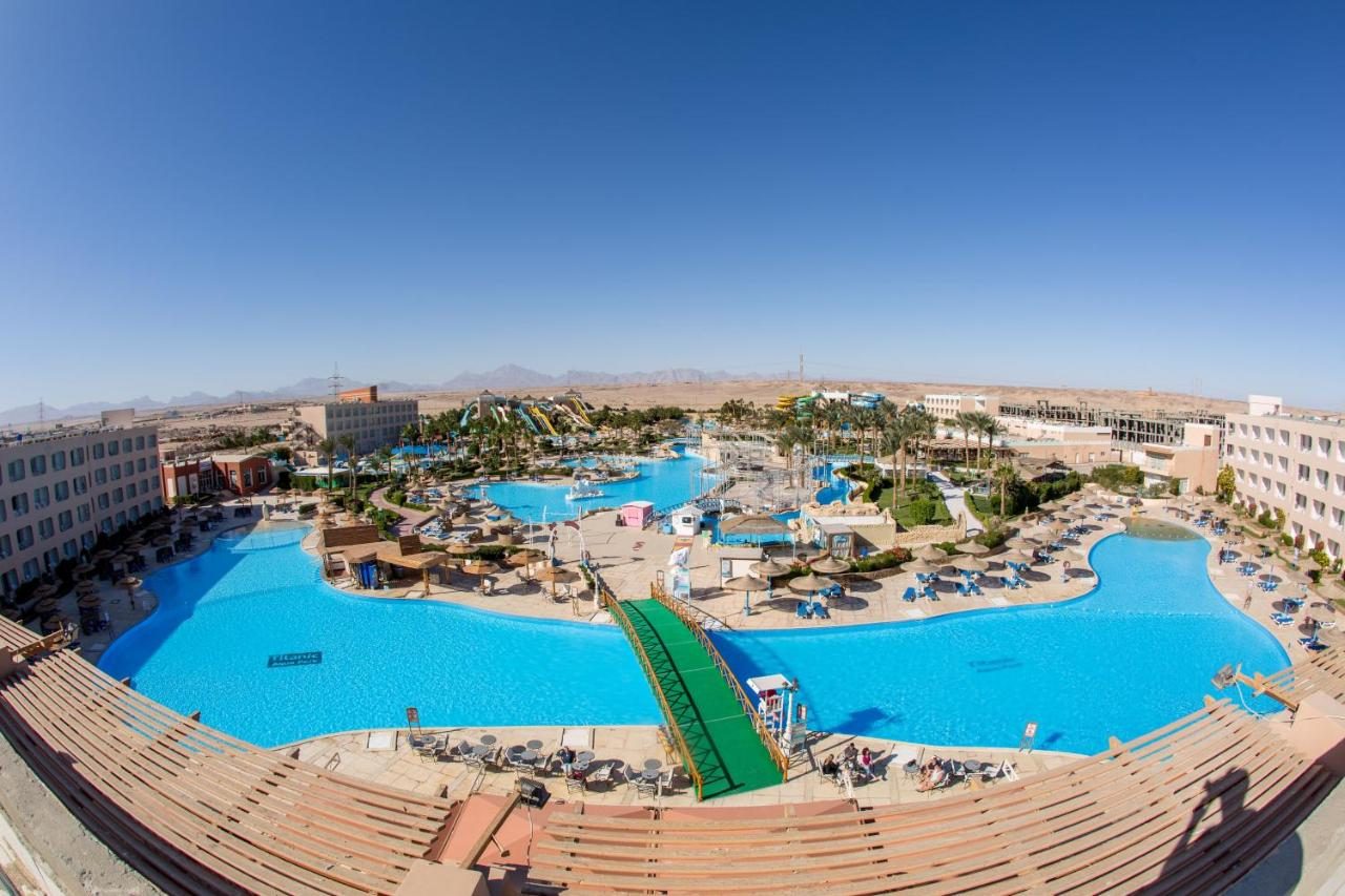 Titanic Resort & Aqua Park