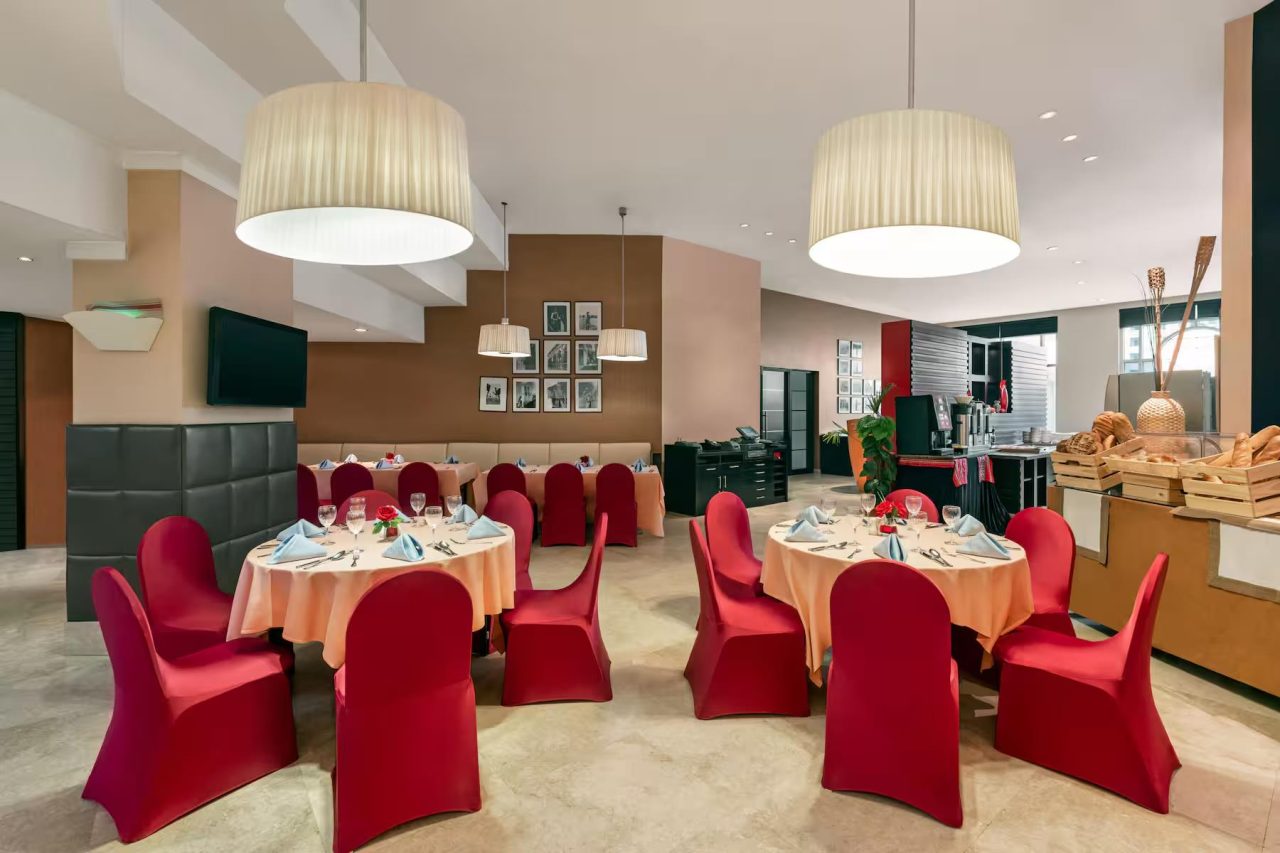 Ramada Plaza by Wyndham Dubai Deira