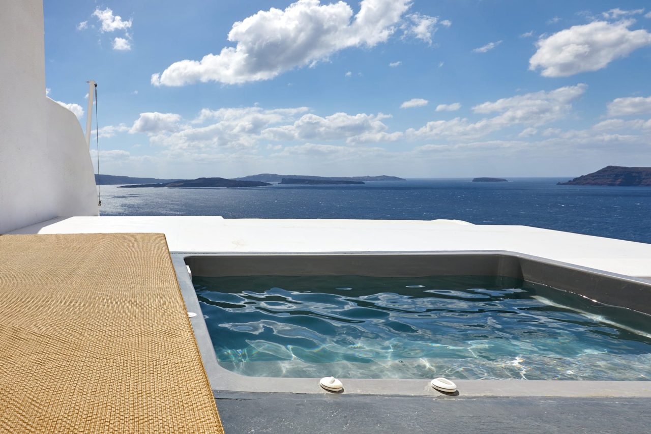 Allure Breeze Suites