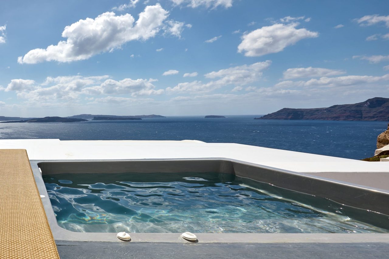 Allure Breeze Suites