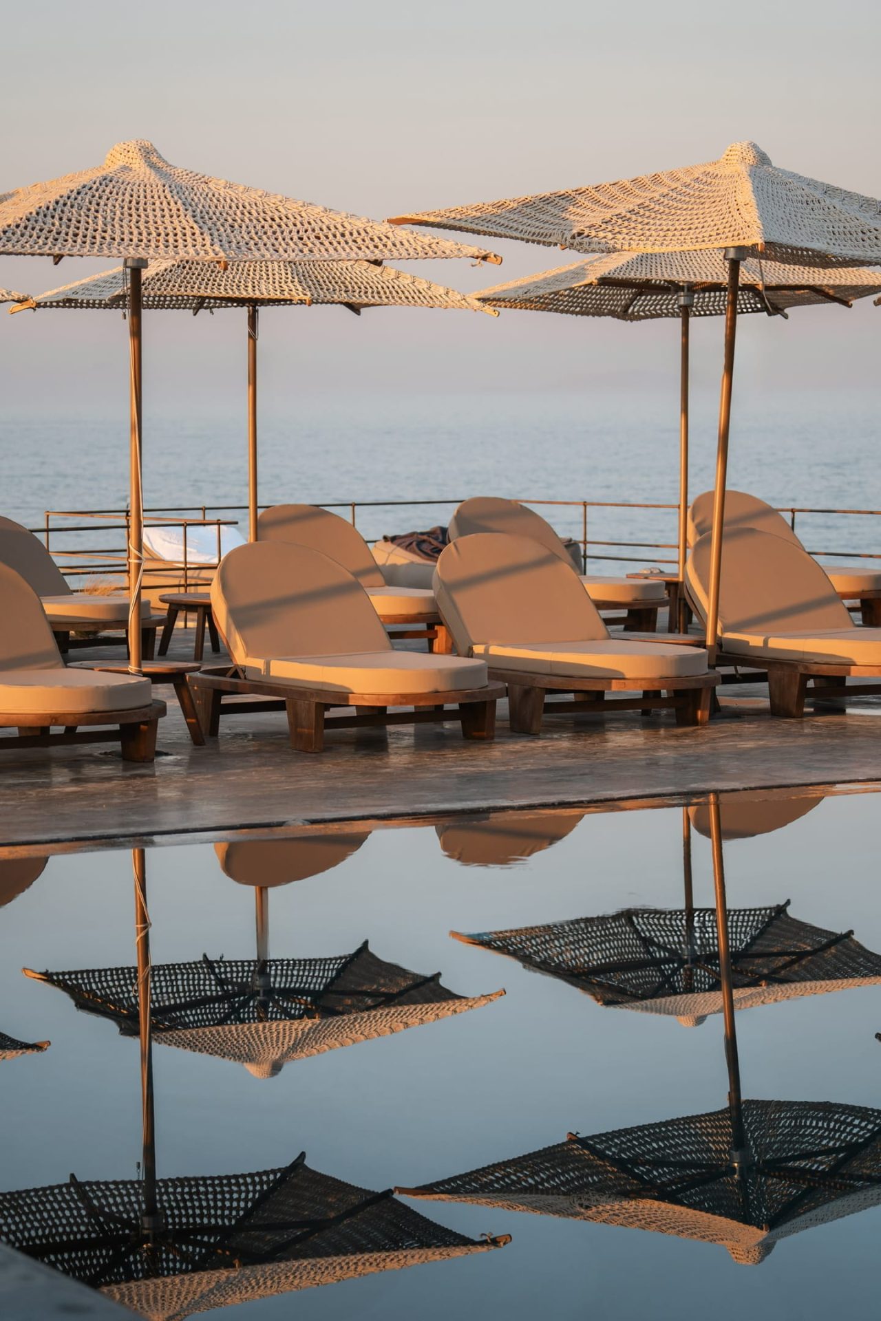Colombo's Beachfront Santorini