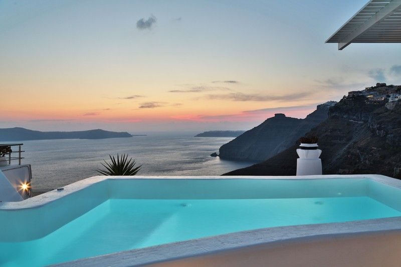 Trieris Villa & Suites