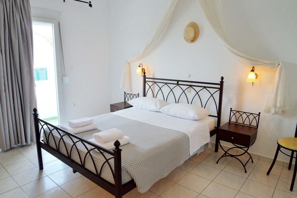 Glaronisia Hotel
