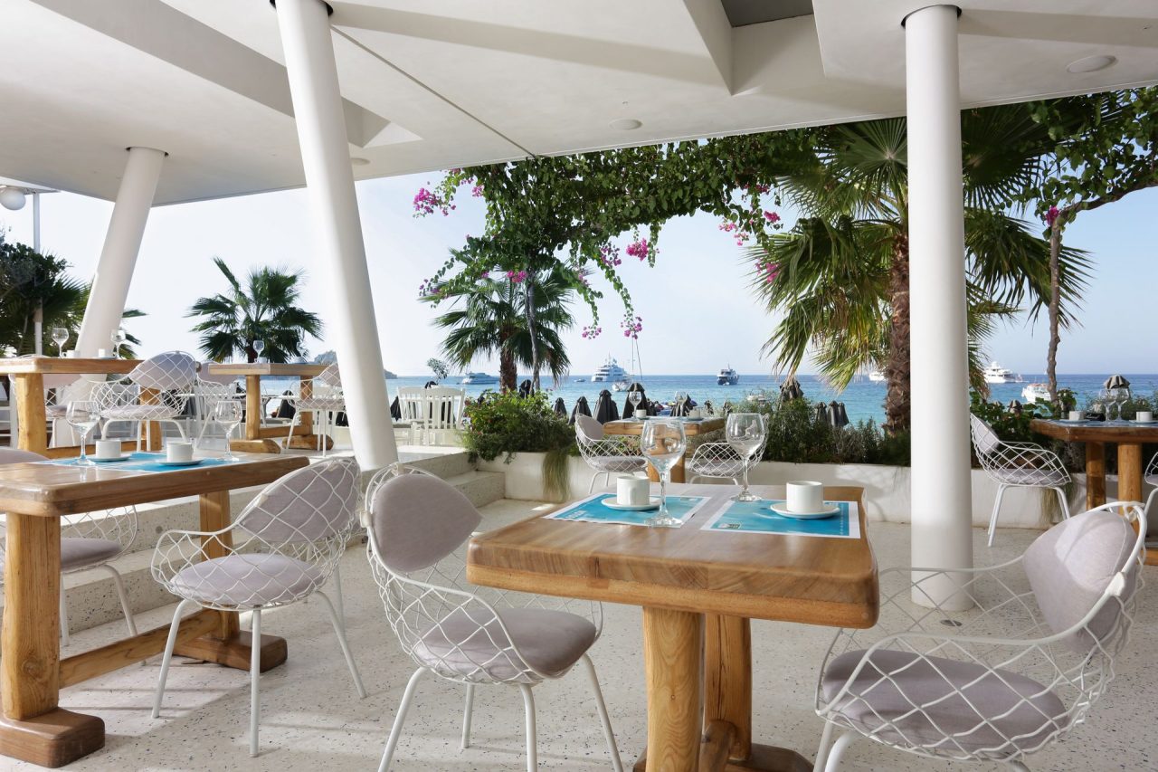 Mykonos Dove Beachfront Hotel