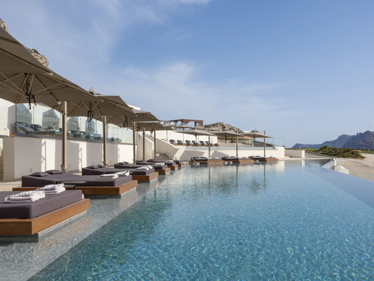 Santo Mine Oia Suites