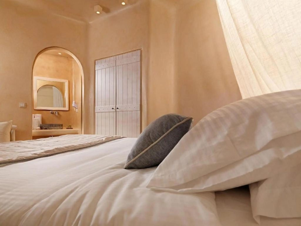 Domes Resort Santorini