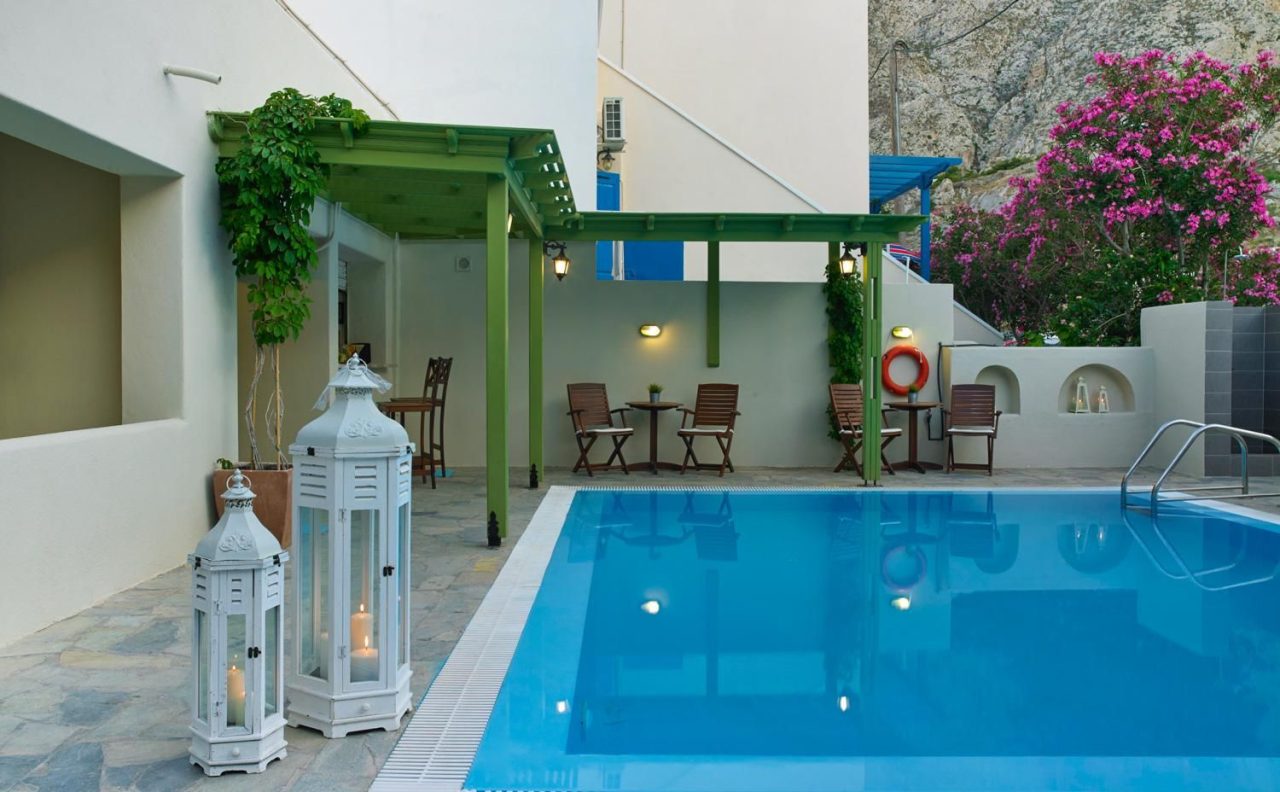 Studios Marios Santorini