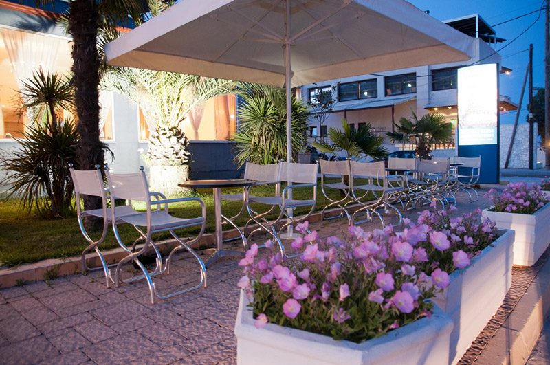 Yakinthos Hotel