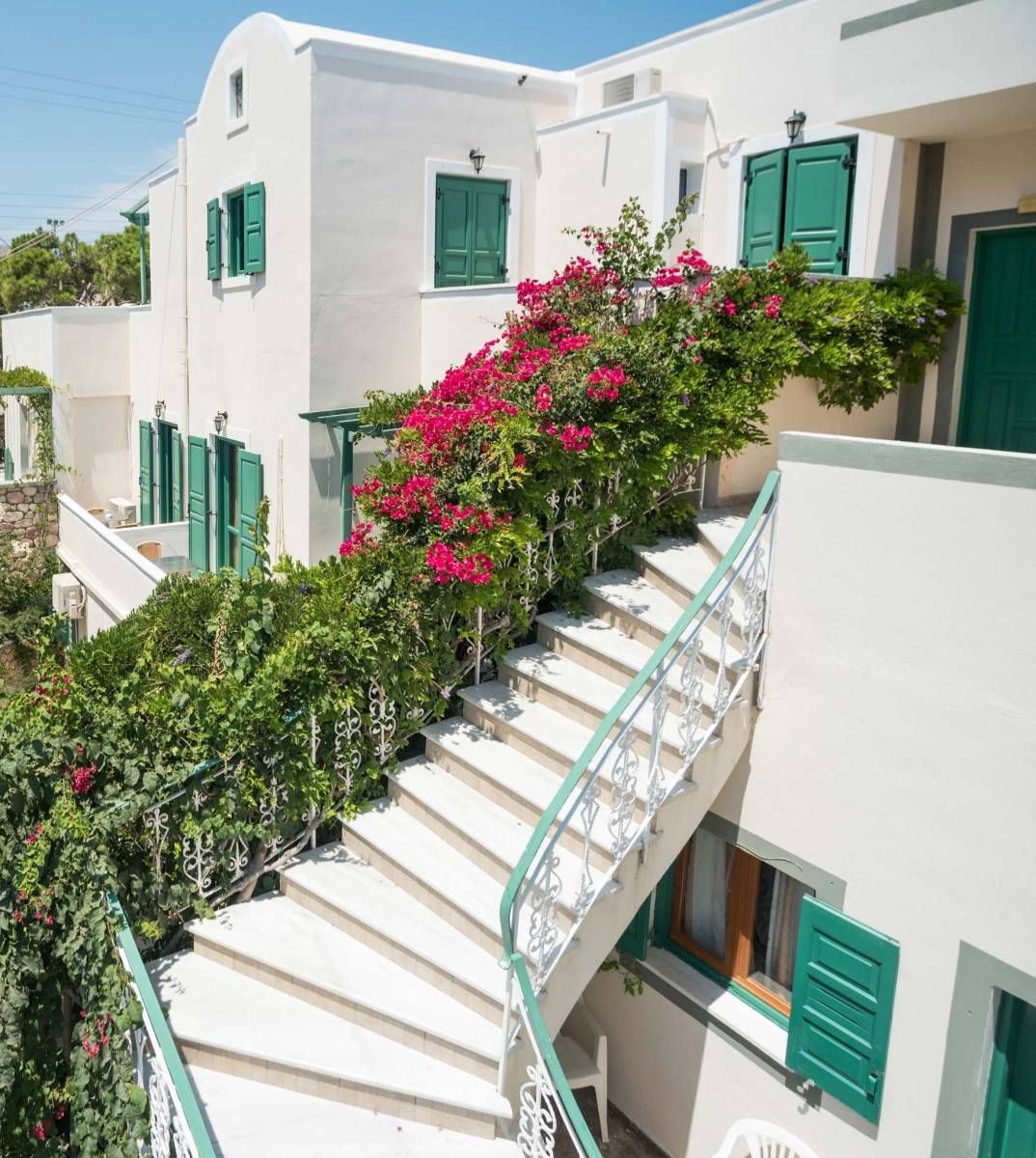 MARY STUDIOS AND APARTMENTS