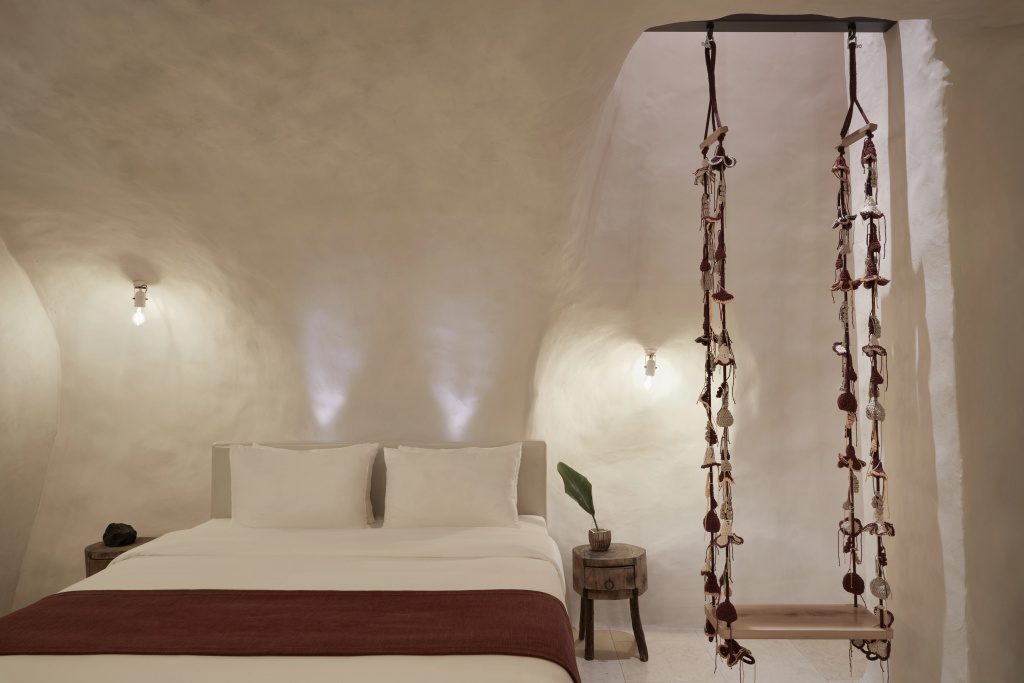 White Pearl Cavalieri