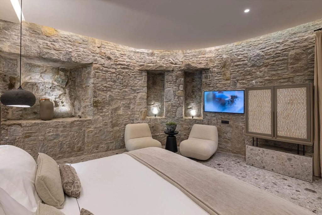 Aeonic Suites and Spa