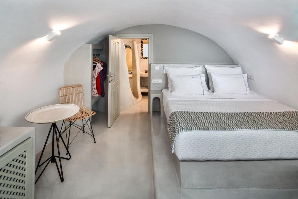 Kaleidoscope Oia Suites