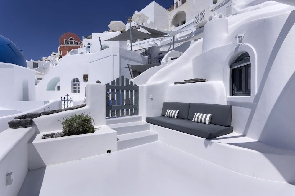 Bluedome Cavehouses by Otium Villas