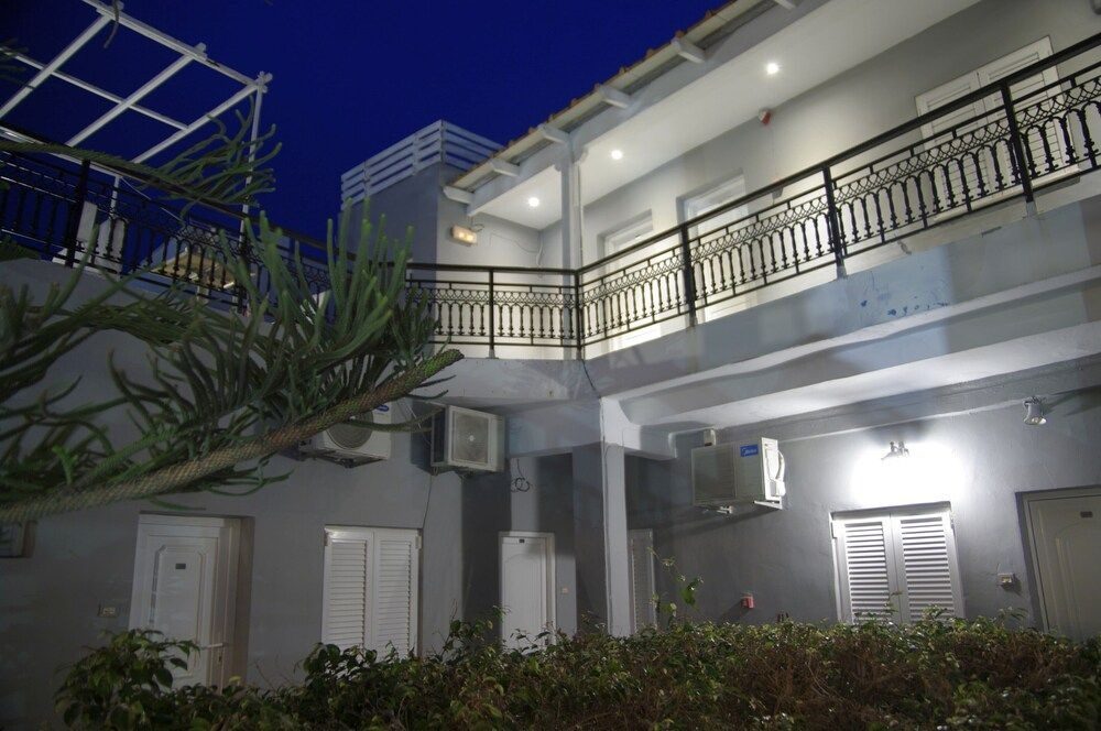Tatakis Design Hotel, Fira
