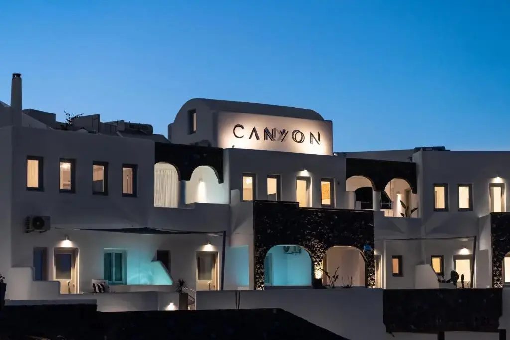 Canyon Santorini