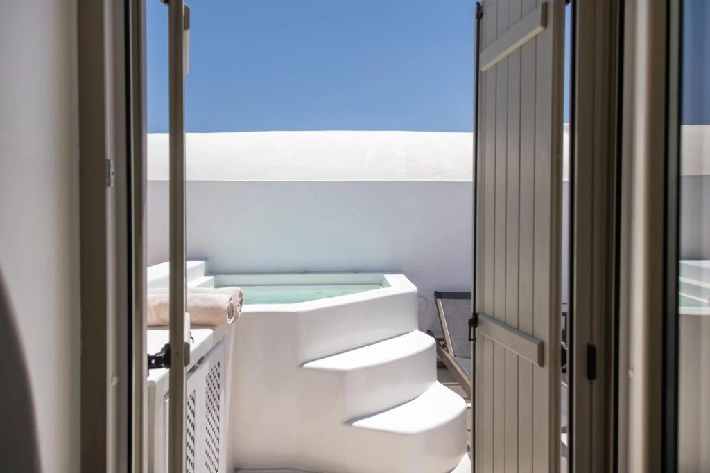 AVAL All Suite