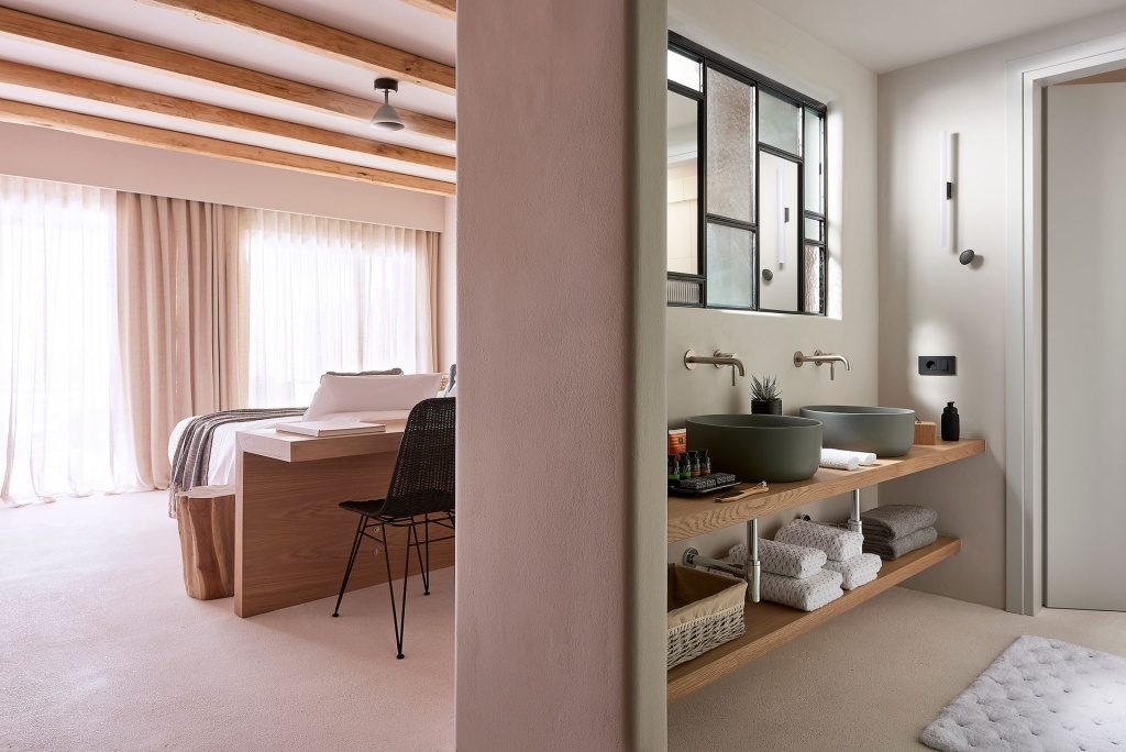 Cave Suites