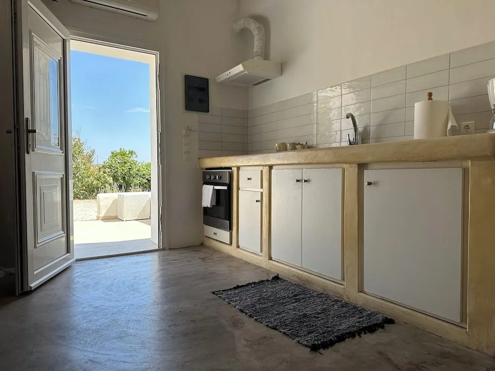 Eleni's Village Suites