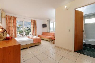 Agrabella Hotel - Superior Triple Room