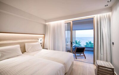 Akasha Beach Hotel & Spa - Dazzling Blue Sea View Outdoor Hot Tub