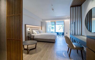 Akasha Beach Hotel & Spa - Dazzling Blue Sea View Outdoor Hot Tub