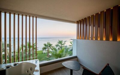 Akasha Beach Hotel & Spa - Dazzling Blue Sea View Outdoor Hot Tub