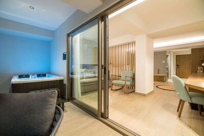 Akasha Beach Hotel & Spa - Azure Junior Suite Outdoor Hot Tub