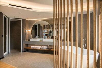 Akasha Beach Hotel & Spa - Dazzling Suite Outdoor Hot Tub