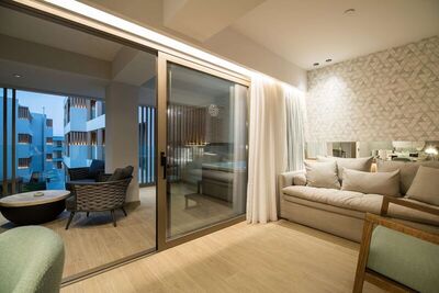 Akasha Beach Hotel & Spa - Azure Junior Suite Outdoor Hot Tub