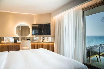 Akasha Beach Hotel & Spa - Dazzling Suite Outdoor Hot Tub