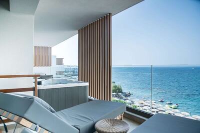 Akasha Beach Hotel & Spa - Dazzling Suite Outdoor Hot Tub