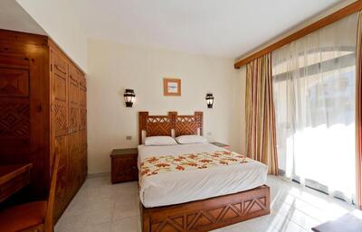 Amphoras Beach - Two-Bedroom Chalet