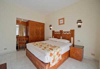 Amphoras Beach - One-Bedroom Chalet