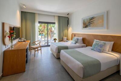 Amphoras Beach - Superior Pool View Room