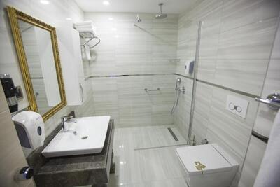 Azura Deluxe Resort & Spa - Deluxe Double Room With Side Sea View