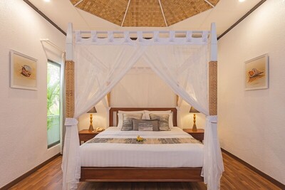 Bandos Maldives - Deluxe Beachfront Room