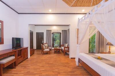 Bandos Maldives - Deluxe Beachfront Room