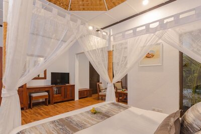Bandos Maldives - Deluxe Beachfront Room