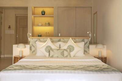 Bandos Maldives - Superior Double Room, 1 Double Bed, Beach View, Beachfront