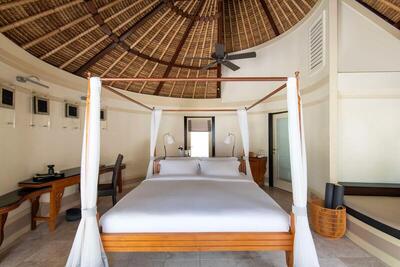 Banyan Tree Vabbinfaru - Wellbeing Sanctuary Pool Villa with Free Transfer