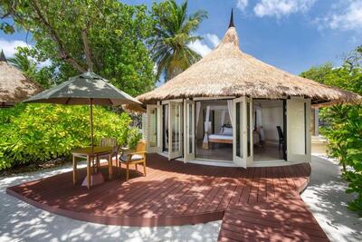 Banyan Tree Vabbinfaru - Beachfront Pool Villa with Free Transfer