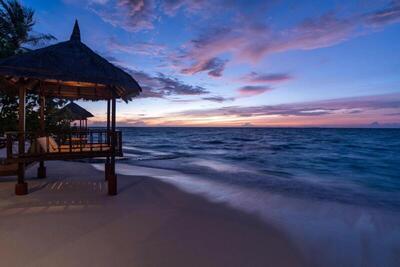 Banyan Tree Vabbinfaru - Beachfront Sunset View Pool Villa with Free Transfer