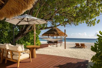 Banyan Tree Vabbinfaru - Beachfront Pool Villa with Free Transfer
