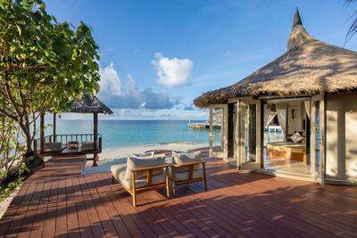Banyan Tree Vabbinfaru - Grand Beachfront Pool Villa - Free transfer