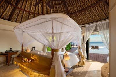 Banyan Tree Vabbinfaru - Grand Beachfront Pool Villa - Free transfer