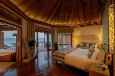 Baros Maldives - Water Villa