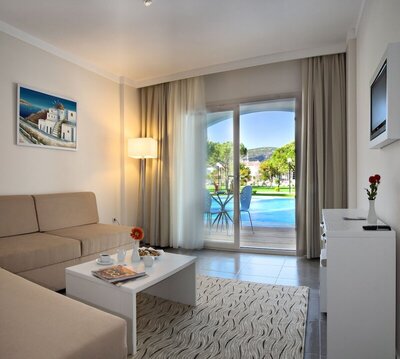 Batihan Beach Resort & Spa - Pool Select Room