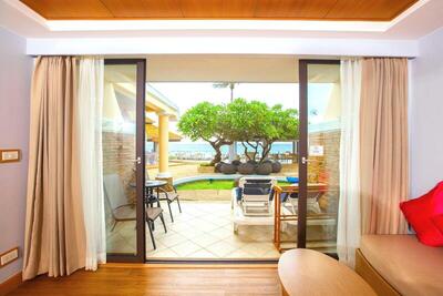 Beyond Karon - Deluxe Room