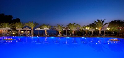 Blue Dolphin Hotel, Метаморфози, Гърция